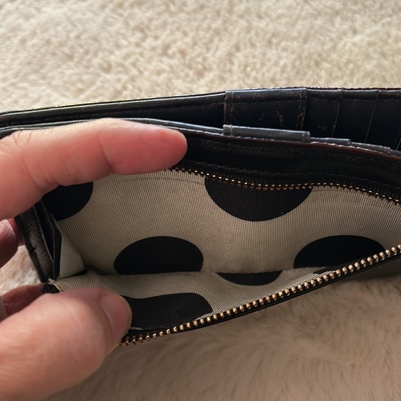Kate Spade Large Slim Bifold Wallet Black - Picture 6 of 8
